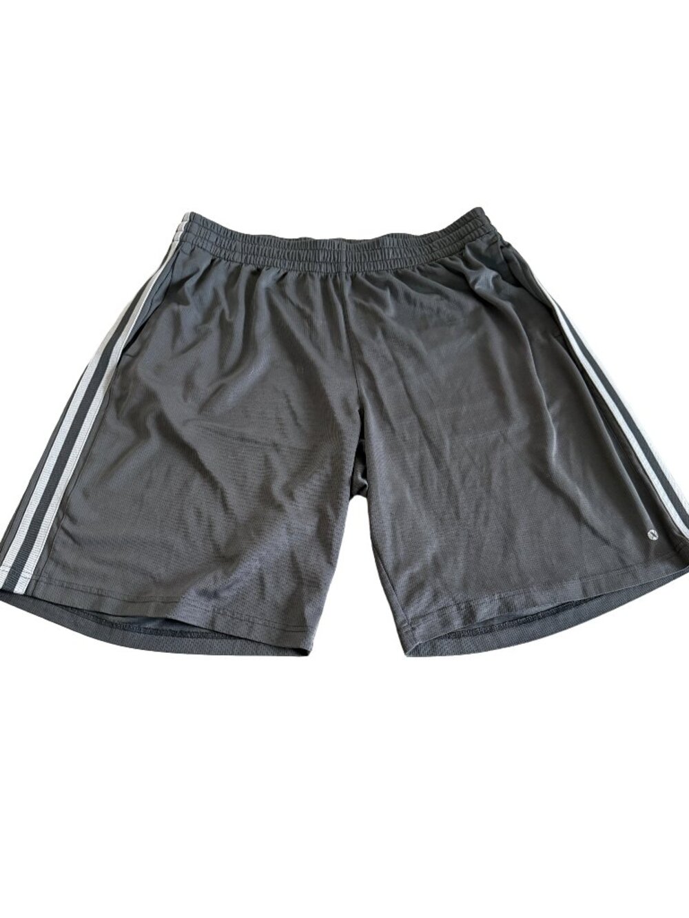Xersion Men's XXL Gray Workout Shorts with Side Stripes